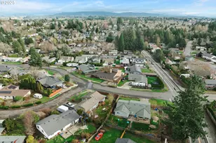 820 SE Barnes Ave, Gresham, OR 97080 - Photo 46