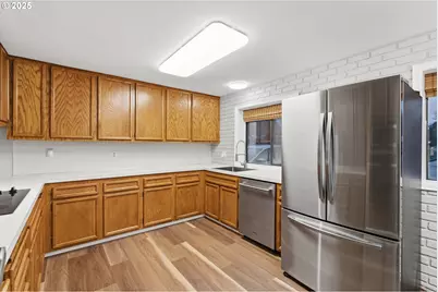 820 SE Barnes Ave, Gresham, OR 97080 - Photo 16