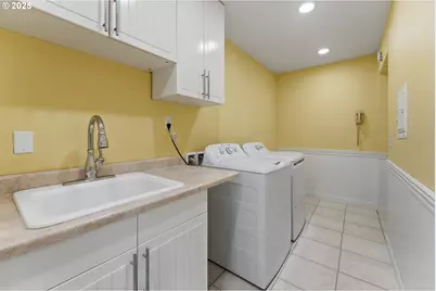 820 SE Barnes Ave, Gresham, OR 97080 - Photo 26