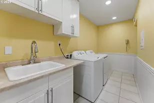 820 SE Barnes Ave, Gresham, OR 97080 - Photo 26