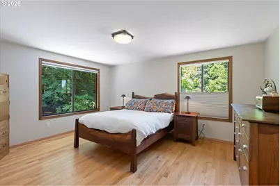10052 SW Balmer Cir, Portland, OR 97219 - Photo 24
