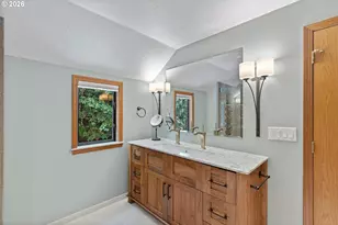 10052 SW Balmer Cir, Portland, OR 97219 - Photo 28