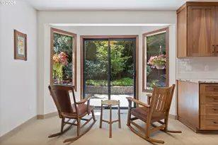 10052 SW Balmer Cir, Portland, OR 97219 - Photo 16