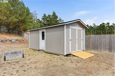 699 N Morrison St, Coos Bay, OR 97420 - Photo 44