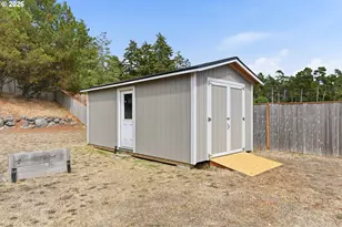 699 N Morrison St, Coos Bay, OR 97420 - Photo 44