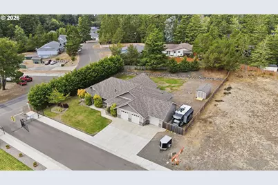 699 N Morrison St, Coos Bay, OR 97420 - Photo 2