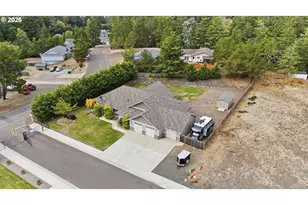 699 N Morrison St, Coos Bay, OR 97420 - Photo 2