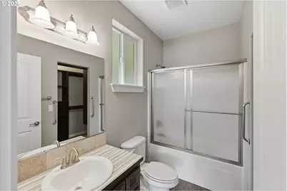 699 N Morrison St, Coos Bay, OR 97420 - Photo 10