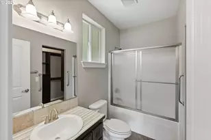 699 N Morrison St, Coos Bay, OR 97420 - Photo 10