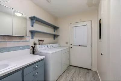 555 Grey Cliffs Dr, Saint Helens, OR 97051 - Photo 26