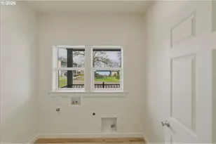 371 E 2nd Ave, Junction City, OR 97448 - Photo 36