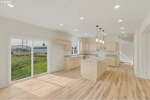 371 E 2nd Ave, Junction City, OR 97448 - Photo 6