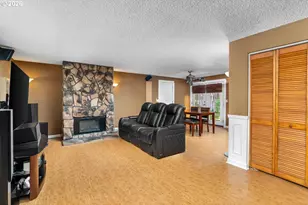2369 NE Poynter St, Hillsboro, OR 97124 - Photo 10