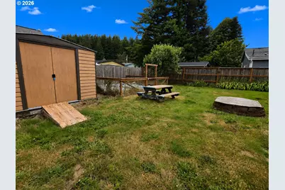 338 SE Egbert Ave, Siletz, OR 97380 - Photo 4
