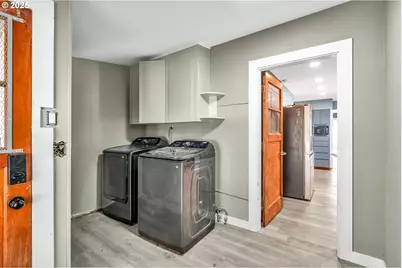 271 N 3rd St, Jefferson, OR 97352 - Photo 16