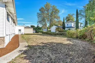 271 N 3rd St, Jefferson, OR 97352 - Photo 38