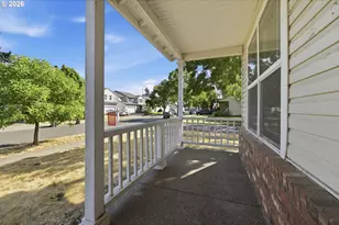 3906 Century Dr, Eugene, OR 97402 - Photo 4