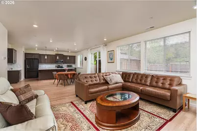 6301 N 89th Ave, Camas, WA 98607 - Photo 8