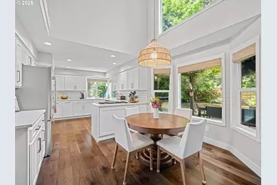 17985 Saint Clair Dr, Lake Oswego, OR 97034 - Photo 16