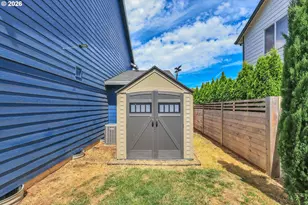 404 Vine Ave, Woodburn, OR 97071 - Photo 8