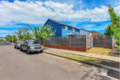 404 Vine Ave, Woodburn, OR 97071 - Photo 12