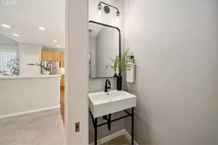 2541 NW Marsden Pl, Portland, OR 97229 - Photo 14