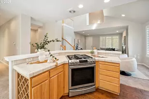 2541 NW Marsden Pl, Portland, OR 97229 - Photo 8