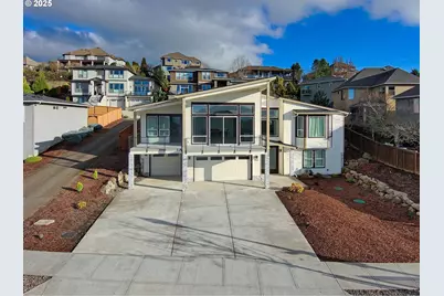 1920 NW Klickitat St, Camas, WA 98607 - Photo 2