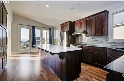 1920 NW Klickitat St, Camas, WA 98607 - Photo 10