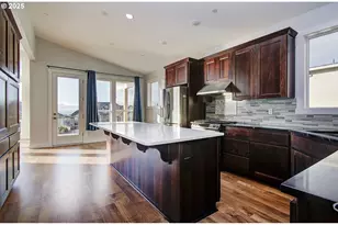 1920 NW Klickitat St, Camas, WA 98607 - Photo 10