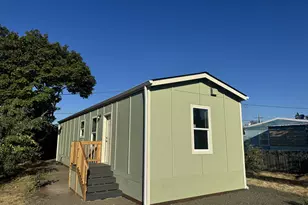 1085 W 1st Ave, Junction City, OR 97448 - Photo 2