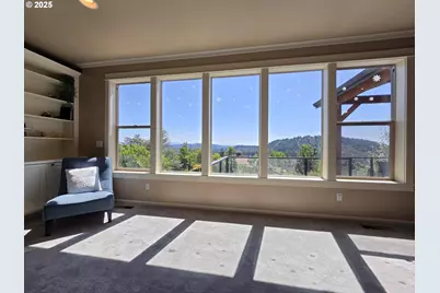 11556 SE Cascade View Dr, Happy Valley, OR 97086 - Photo 8