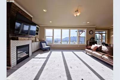 11556 SE Cascade View Dr, Happy Valley, OR 97086 - Photo 2