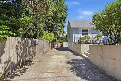 3115 SW Illinois St, Portland, OR 97239 - Photo 32