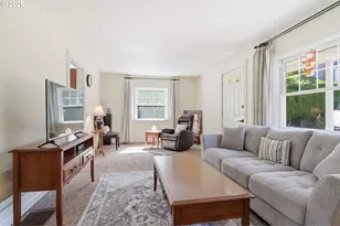 3115 SW Illinois St, Portland, OR 97239 - Photo 8