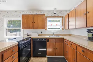 3115 SW Illinois St, Portland, OR 97239 - Photo 10