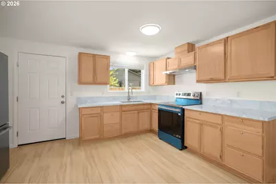 1082 SW 179th Ave, Beaverton, OR 97003 - Photo 8