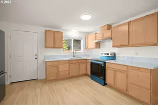 1082 SW 179th Ave, Beaverton, OR 97003 - Photo 8