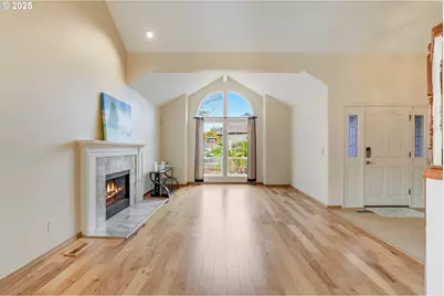 12064 SE Grand Vista Dr, Clackamas, OR 97015 - Photo 8