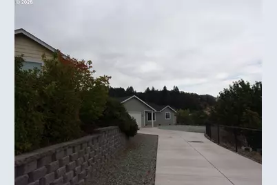 1340 NE Lisa Way, Myrtle Creek, OR 97457 - Photo 2