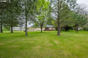 1396 Cascade Dr, Lebanon, OR 97355 - Photo 2