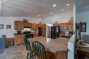 1396 Cascade Dr, Lebanon, OR 97355 - Photo 8