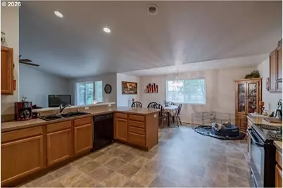 1396 Cascade Dr, Lebanon, OR 97355 - Photo 10