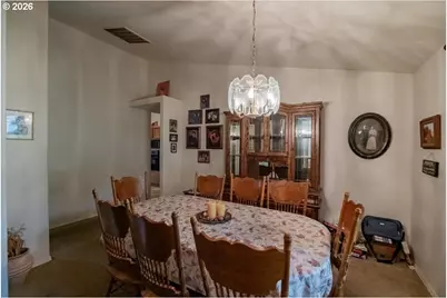 1396 Cascade Dr, Lebanon, OR 97355 - Photo 12