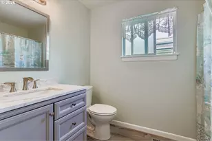 1700 SE 4th St, Gresham, OR 97080 - Photo 12