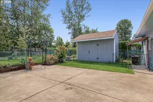 1700 SE 4th St, Gresham, OR 97080 - Photo 22