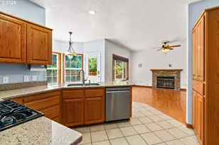 4060 Hampshire Ln, Eugene, OR 97404 - Photo 8