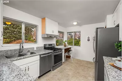 7830 SW 84th Ave, Portland, OR 97223 - Photo 8