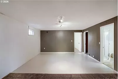 13614 SE Harrison Ct, Portland, OR 97233 - Photo 34