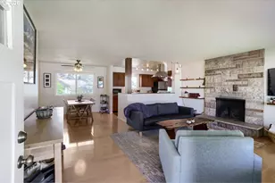 13614 SE Harrison Ct, Portland, OR 97233 - Photo 10